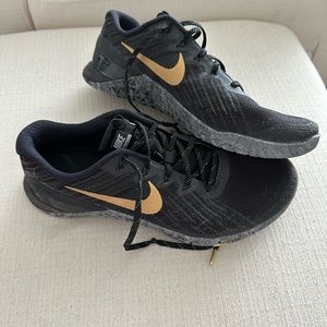 Women’s Nike Metcon 3 sneakers size 9
